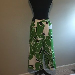 Wide leg mid calf length pant.